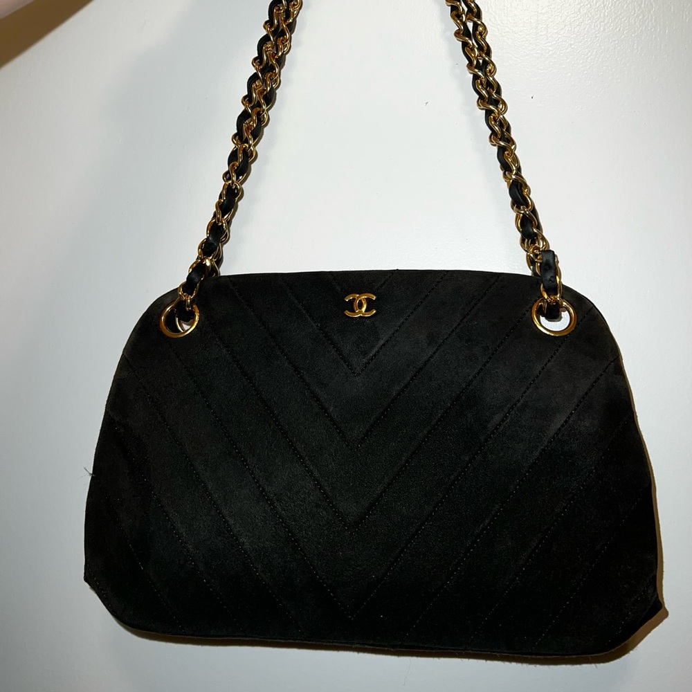 Vintage Chanel chevron leather suede shoulder bag